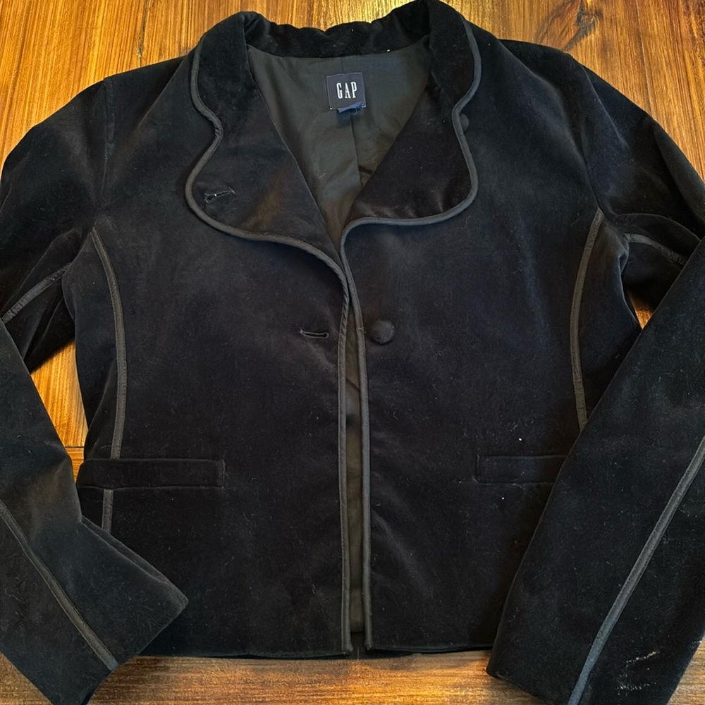 Women’s black blazer